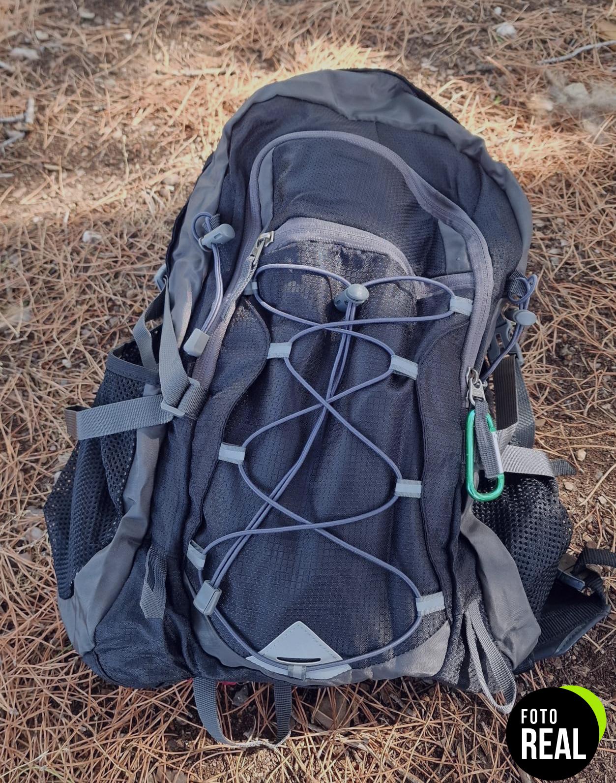 igolumon-mochila-senderismo-40l-negra-foto-2