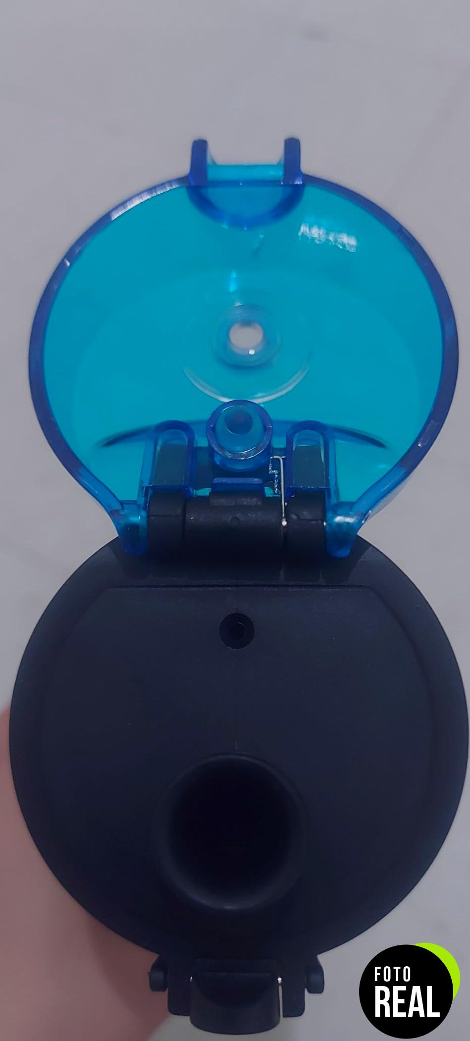 ion8-botella-agua-azul-ligera-600ml-foto-3